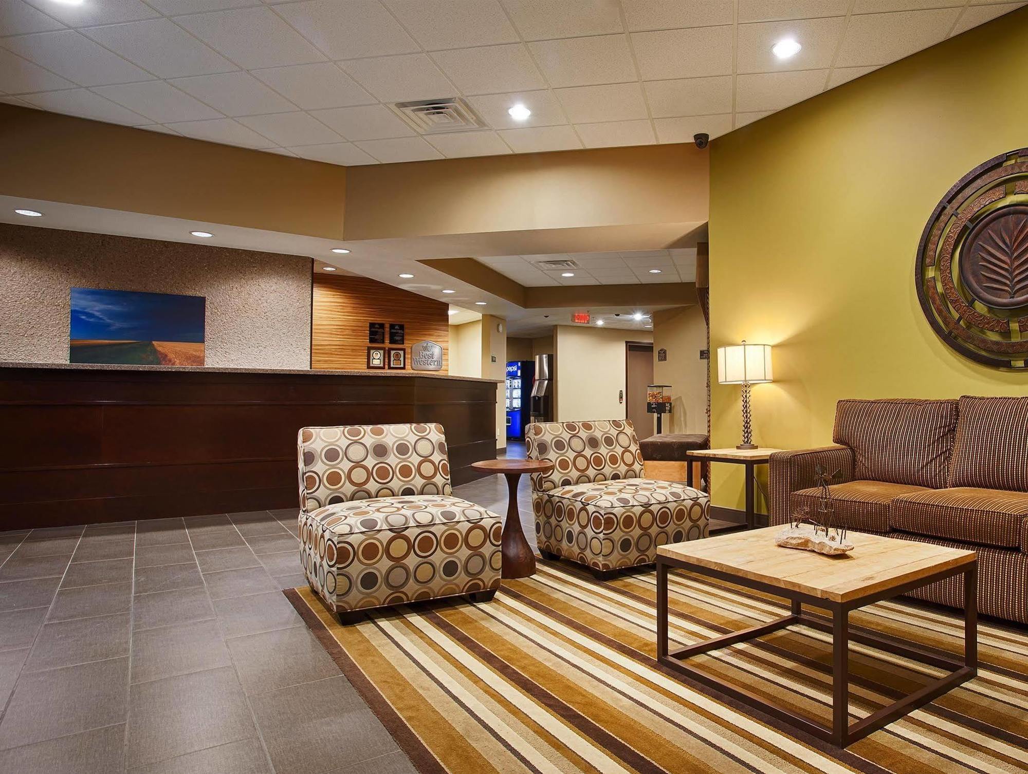 Best Western Plus Night Watchman Inn & Suites Greensburg Exterior photo
