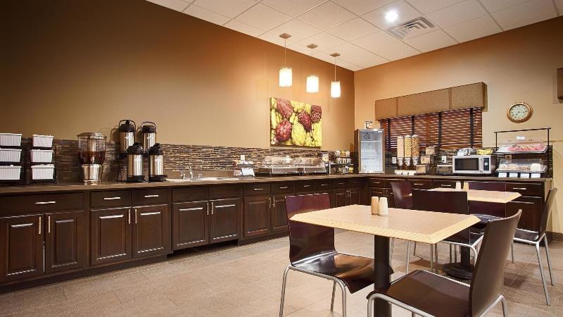 Best Western Plus Night Watchman Inn & Suites Greensburg Exterior photo